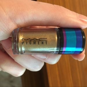 MAC Pigment in Out All Night